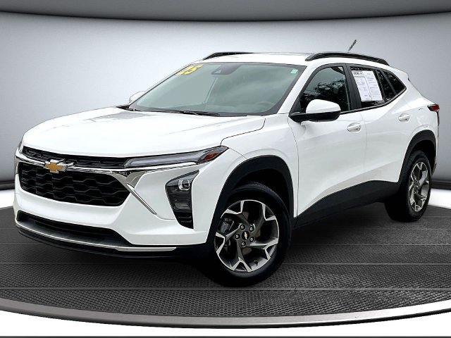 Certified 2025 Chevrolet Trax LT w/ LT Convenience Package FWD image 1