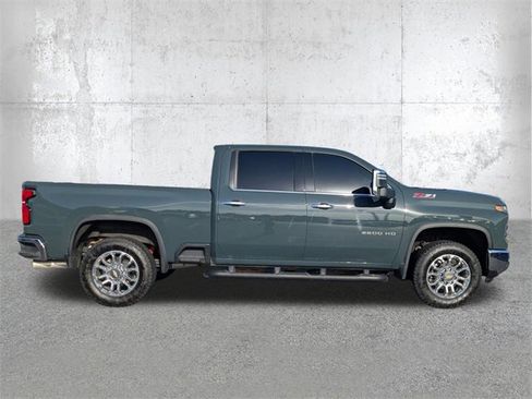 Used 2025 Chevrolet Silverado 2500 LTZ w/ LTZ Convenience Package image 3