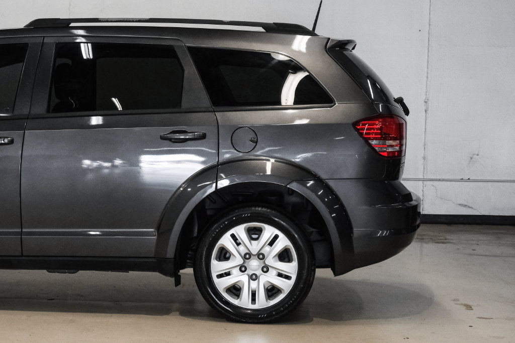 Used 2019 Dodge Journey SE FWD image 17