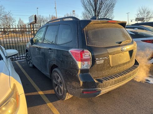 Used 2018 Subaru Forester 2.5i Premium w/ All-Weather Package image 4