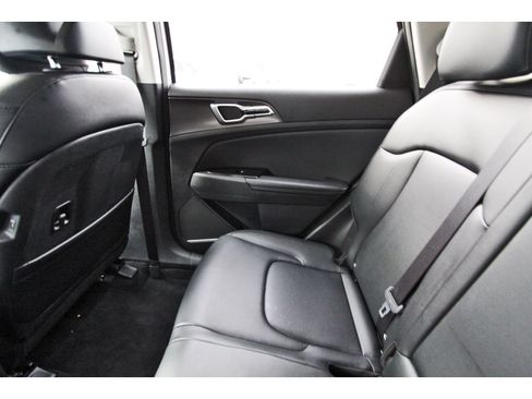 Used 2020 RAM 1500 Tradesman w/ Chrome Plus Package RWD image 15