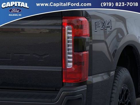 New 2026 Ford F250 Lariat w/ Black Appearance Package image 21