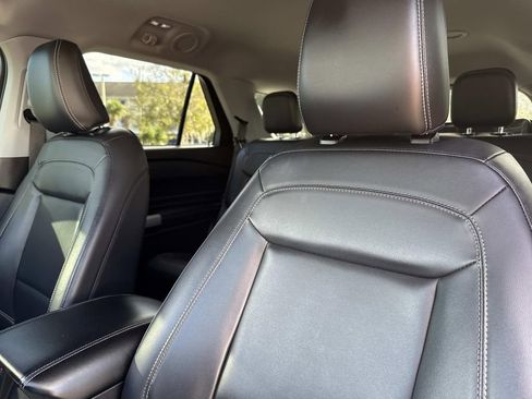 Used 2021 Ford Explorer XLT w/ Equipment Group 202A image 25