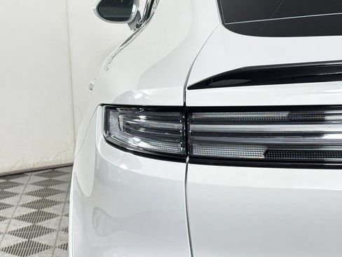 New 2026 Porsche Cayenne GTS image 9