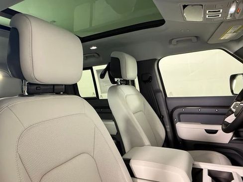 New 2025 Land Rover Defender 110 S image 30