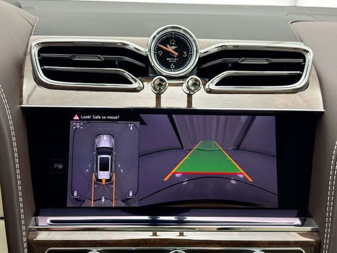 New 2026 Bentley Bentayga image 15