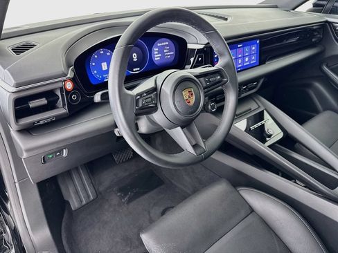 Used 2025 Porsche Macan Electric RWD image 4