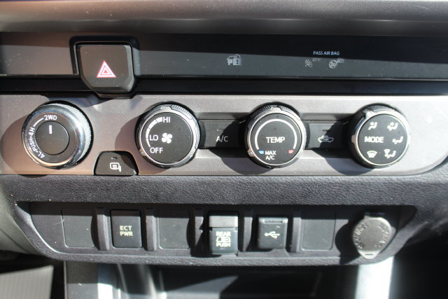 Used 2020 Toyota Tacoma SR5 AWD/4WD image 21