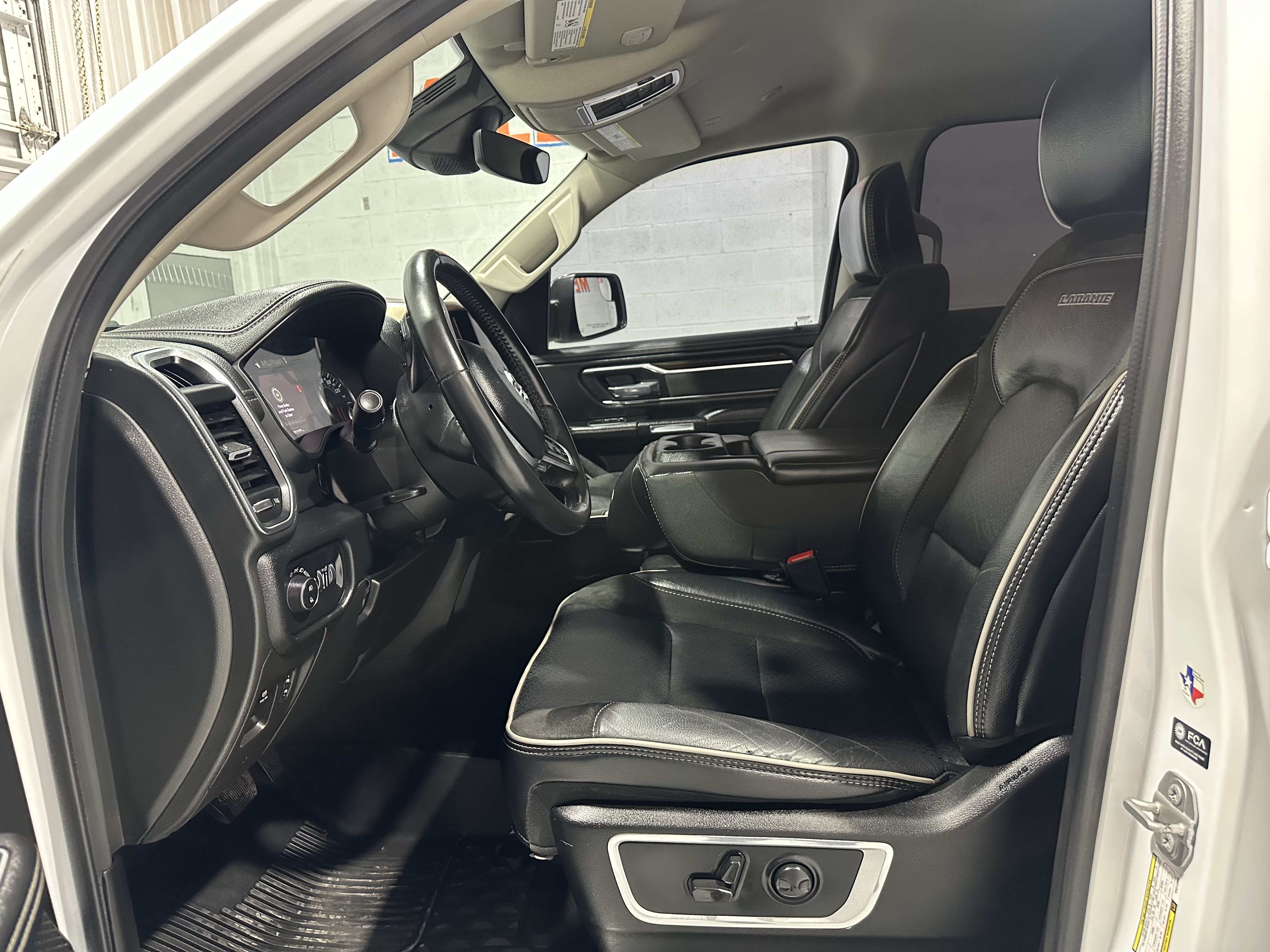 Used 2022 RAM 1500 Laramie AWD/4WD image 8