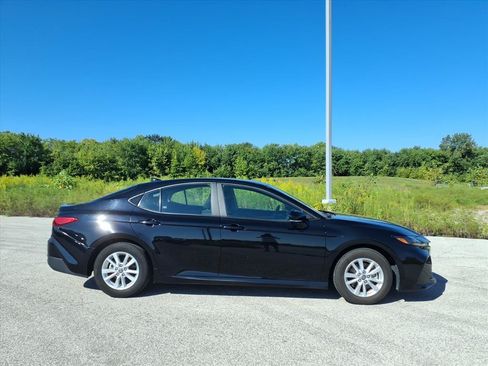 Used 2025 Toyota Camry LE FWD image 2