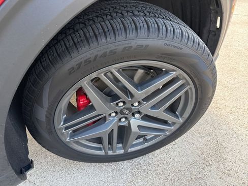 Used 2025 Ford Explorer ST-Line w/ Premium Package image 16