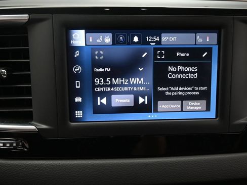 Used 2023 Chrysler Voyager LX FWD image 21