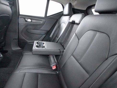 Certified 2025 Volvo XC40 B5 Core w/ Climate Package image 26