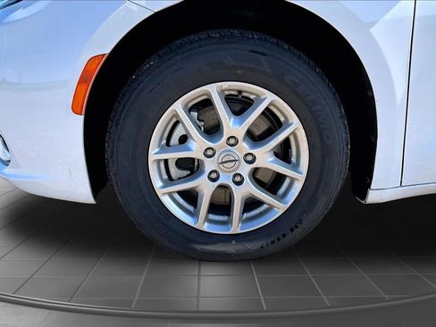 Used 2023 Chrysler Pacifica Touring-L FWD image 31