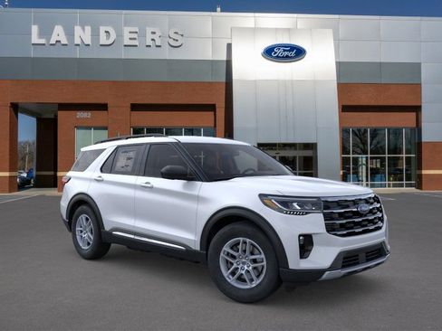 New 2025 Ford Explorer Active w/ Active Comfort Package image 7