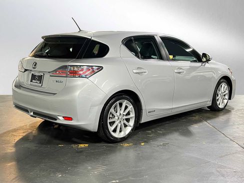 Used 2011 Lexus CT 200h Premium image 3