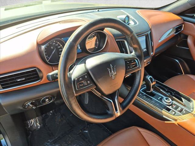Used 2017 Maserati Levante w/ Luxury Package AWD/4WD image 10