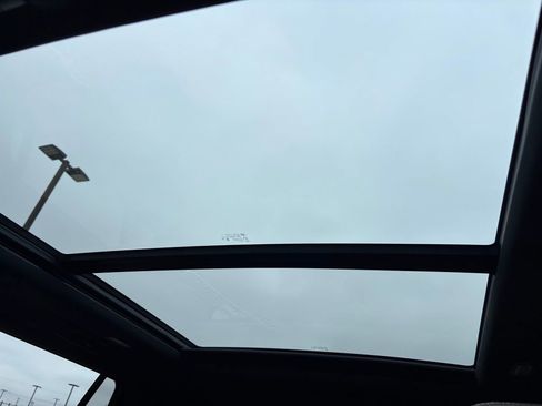 Used 2024 Chevrolet Tahoe High Country w/ Advanced Technology Package image 23