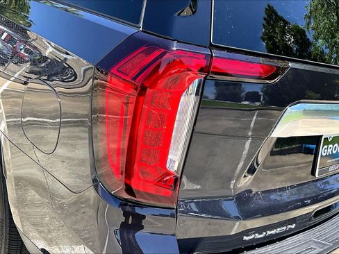 Used 2024 GMC Yukon Denali RWD image 27
