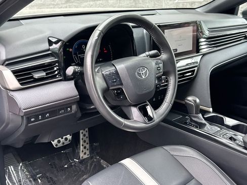 Used 2025 Toyota Camry SE FWD image 14