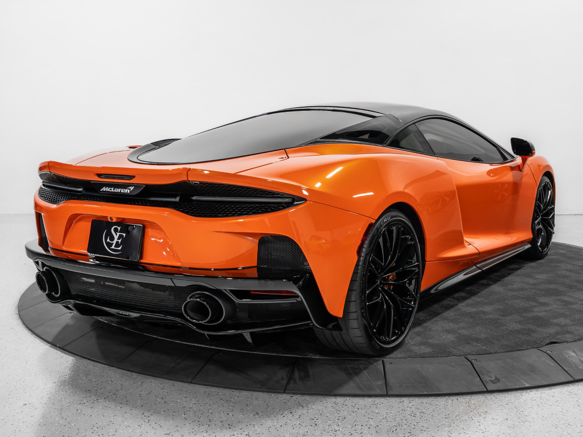 Used 2023 McLaren GT RWD image 7