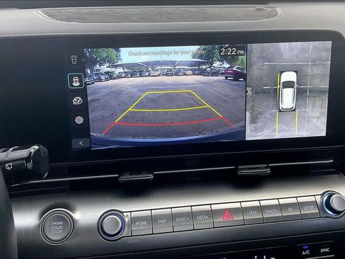 Used 2024 Hyundai Kona Limited AWD/4WD image 29