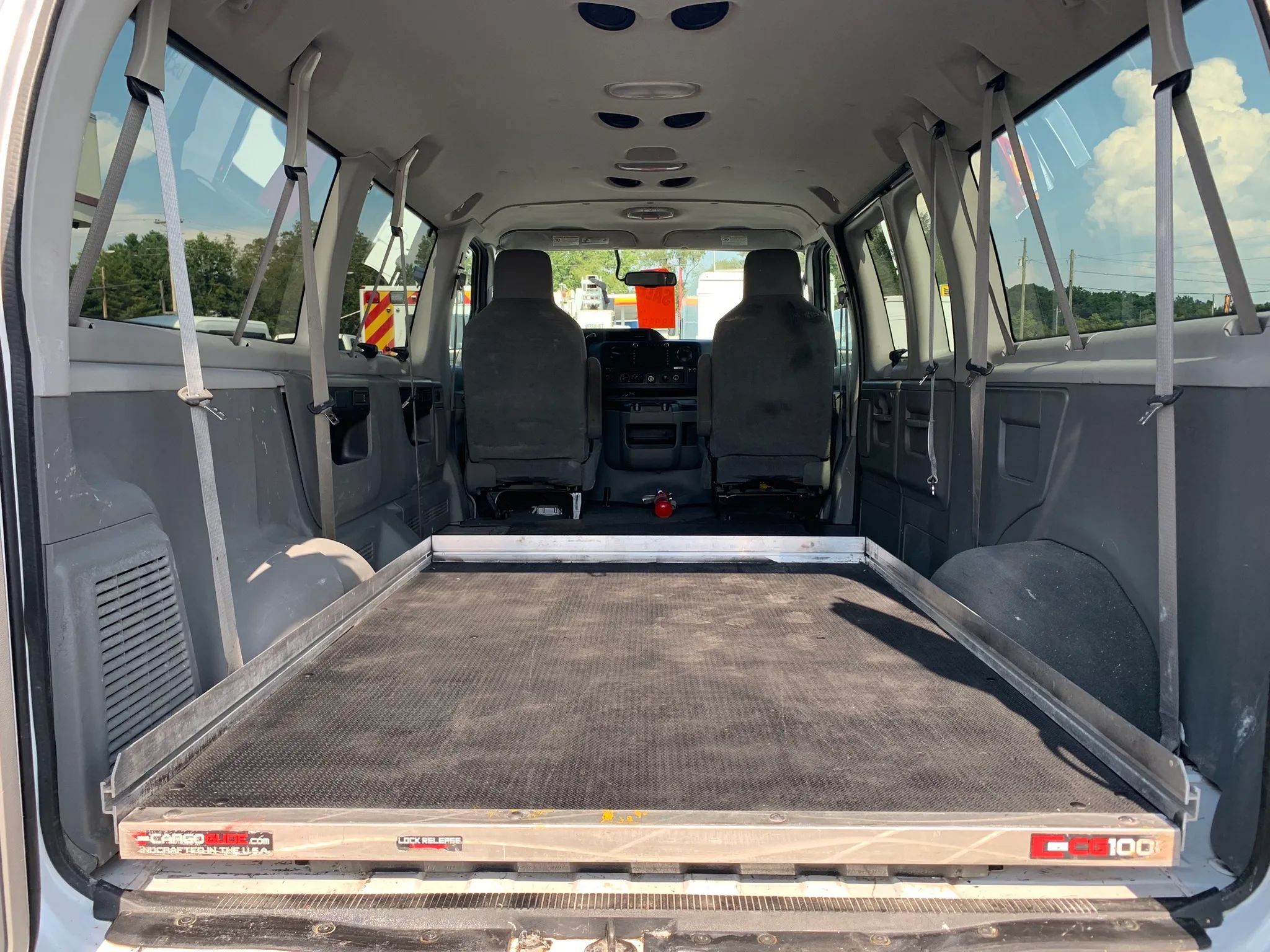 Used 2011 Ford E-350 and Econoline 350 XL w/ Interior Upgrade Pkg RWD image 32