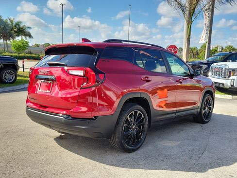 Used 2023 GMC Terrain SLE w/ Driver Convenience Package image 5