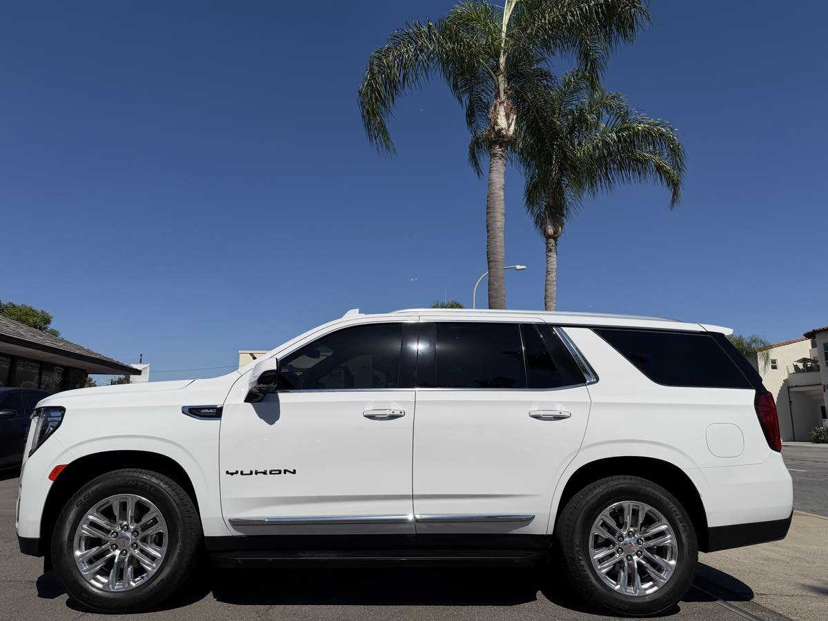 Used 2023 GMC Yukon SLT w/ SLT Premium Package RWD image 2