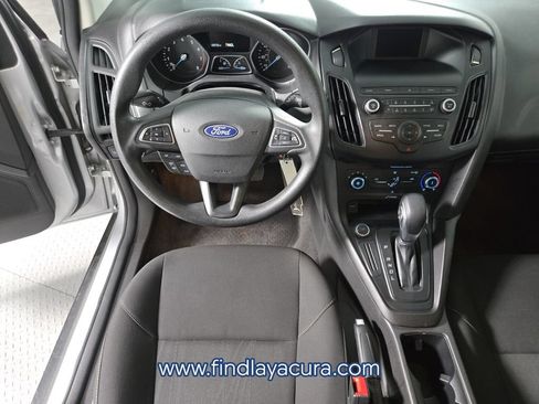 Used 2018 Ford Focus SE FWD image 14