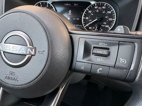 Used 2023 Nissan Rogue S image 25