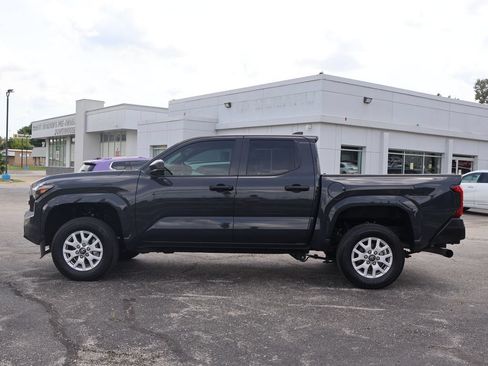 Used 2024 Toyota Tacoma SR AWD/4WD image 4