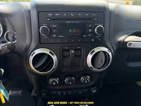 Used 2013 Jeep Wrangler Rubicon w/ PWR Convenience Group AWD/4WD image 19