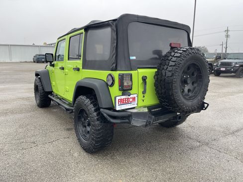 Used 2012 Jeep Wrangler Unlimited Rubicon w/ Connectivity Group image 6