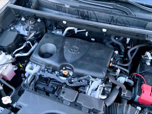 Used 2020 Toyota RAV4 XLE image 30