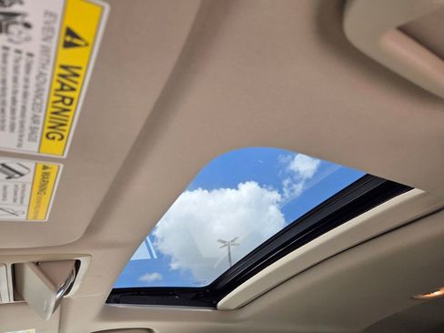 Used 2019 Honda CR-V Touring image 6