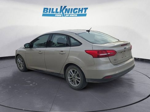 Used 2017 Ford Focus SE image 3