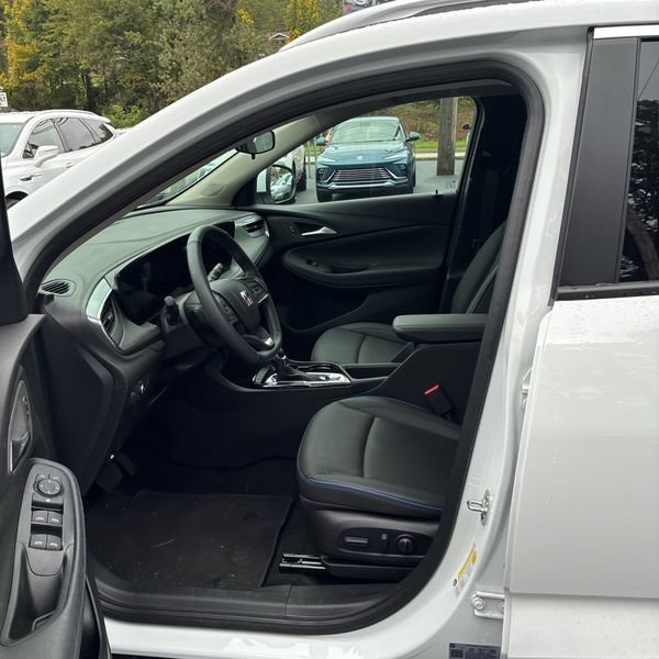 Used 2026 Buick Encore GX Sport Touring w/ Comfort Package AWD/4WD image 3