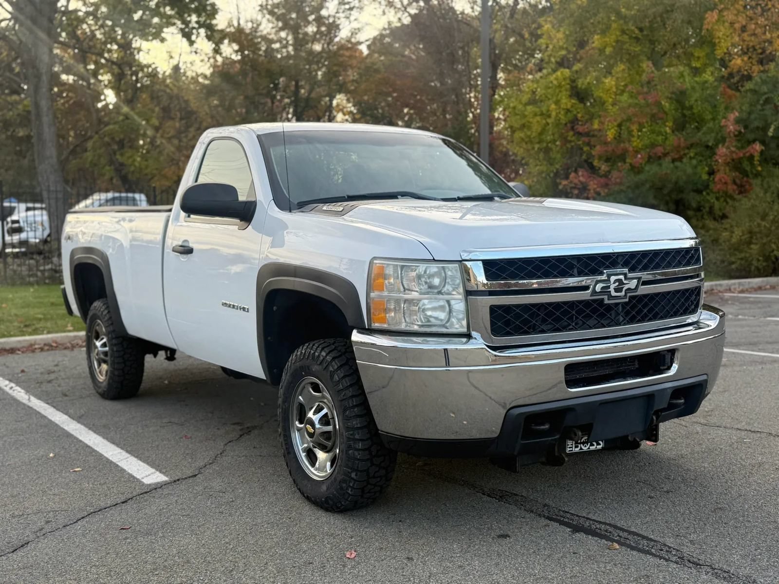 Used 2011 Chevrolet Silverado 2500 W/T w/ Snow Plow Prep Package AWD/4WD image 4