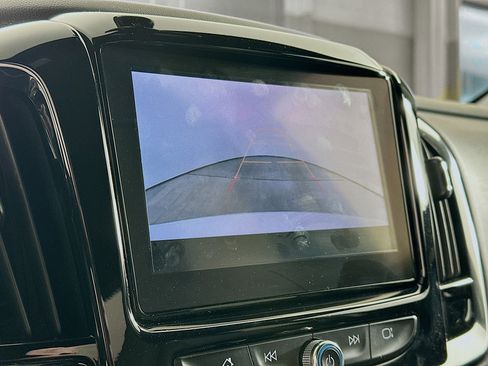 Used 2023 Chevrolet Traverse LT image 22