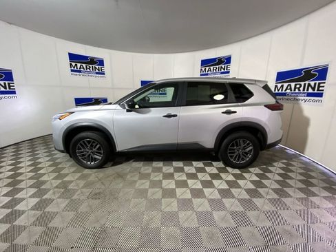 Used 2024 Nissan Rogue S FWD image 13