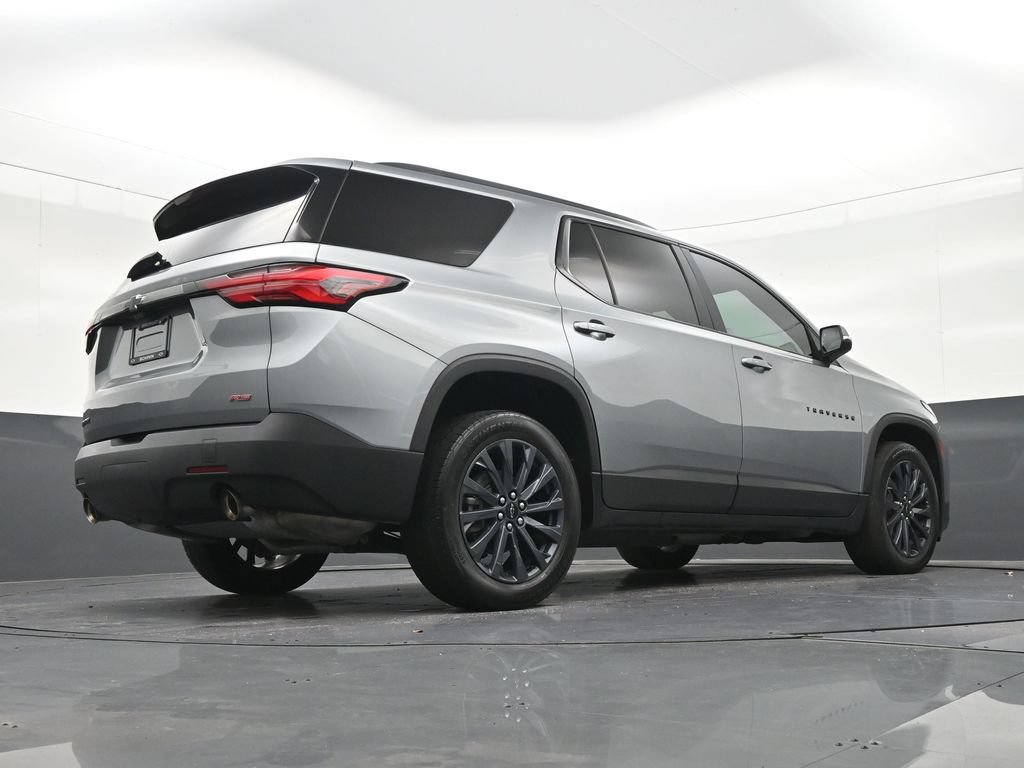 Used 2023 Chevrolet Traverse RS FWD image 30