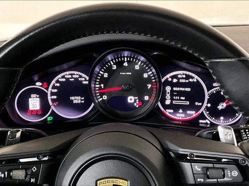 Certified 2021 Porsche Panamera image 11