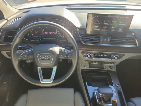 Used 2022 Audi Q5 2.0T Premium w/ Convenience Package image 19