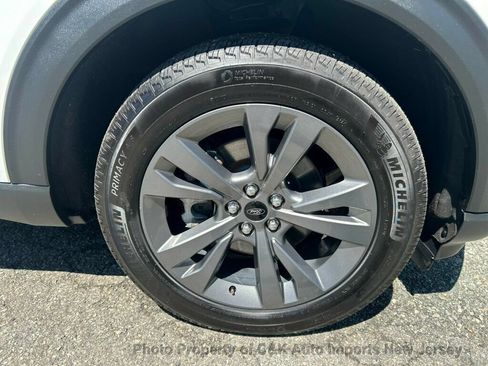 Used 2021 Ford Explorer XLT w/ Equipment Group 202A AWD/4WD image 49