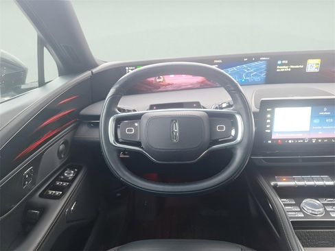 Used 2024 Lincoln Nautilus Reserve w/ Equipment Group 202A image 15