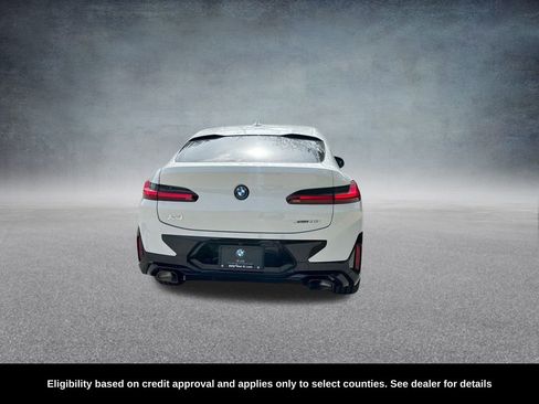 Used 2025 BMW X4 xDrive30i w/ Premium Package image 9