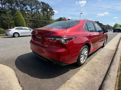 Used 2024 Toyota Camry LE image 5
