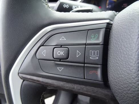 Used 2023 Jeep Grand Cherokee Limited image 20