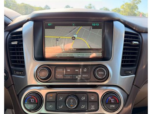 Used 2017 Chevrolet Suburban Premier image 11